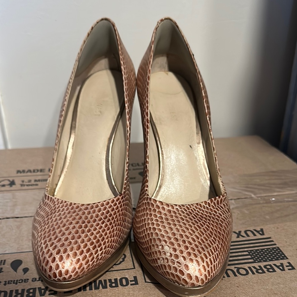 Brown Textured Women's Pumps